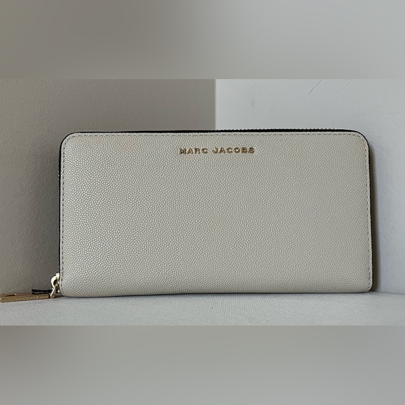 New Marc Jacobs Zip Around Continental Wallet Marshmallow - Picture 3 of 4
